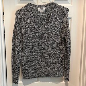 PINK Victoria's Secret Black and White V-Neck Sweater
